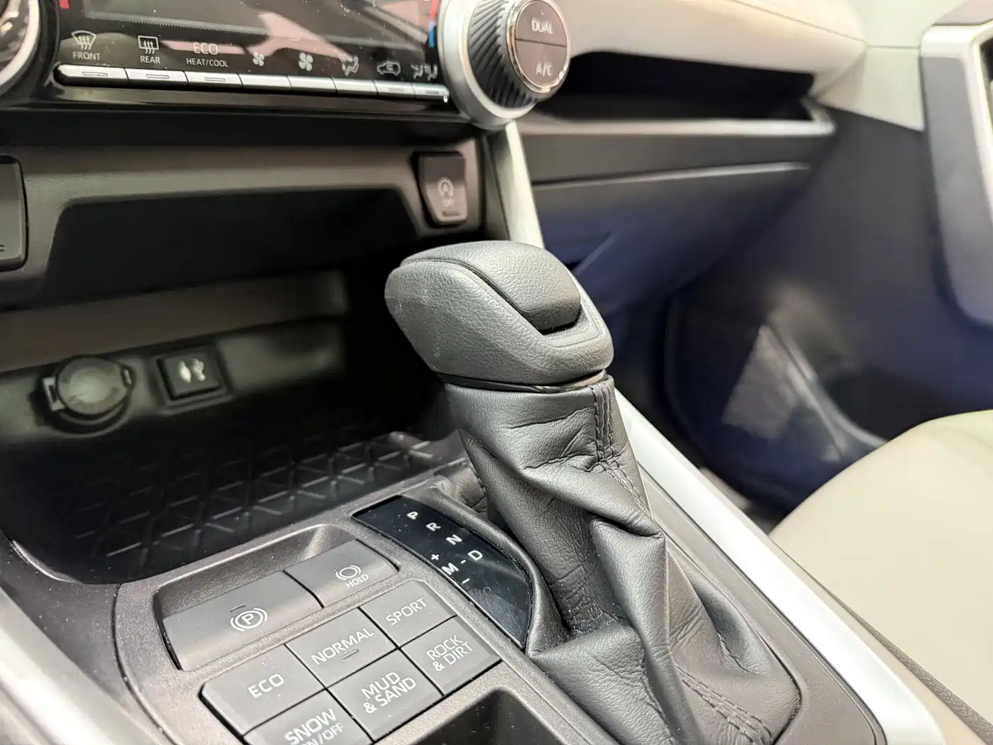 Toyota Wildlander 2020 2020 2.0L CVT AWD Luxury Edition
