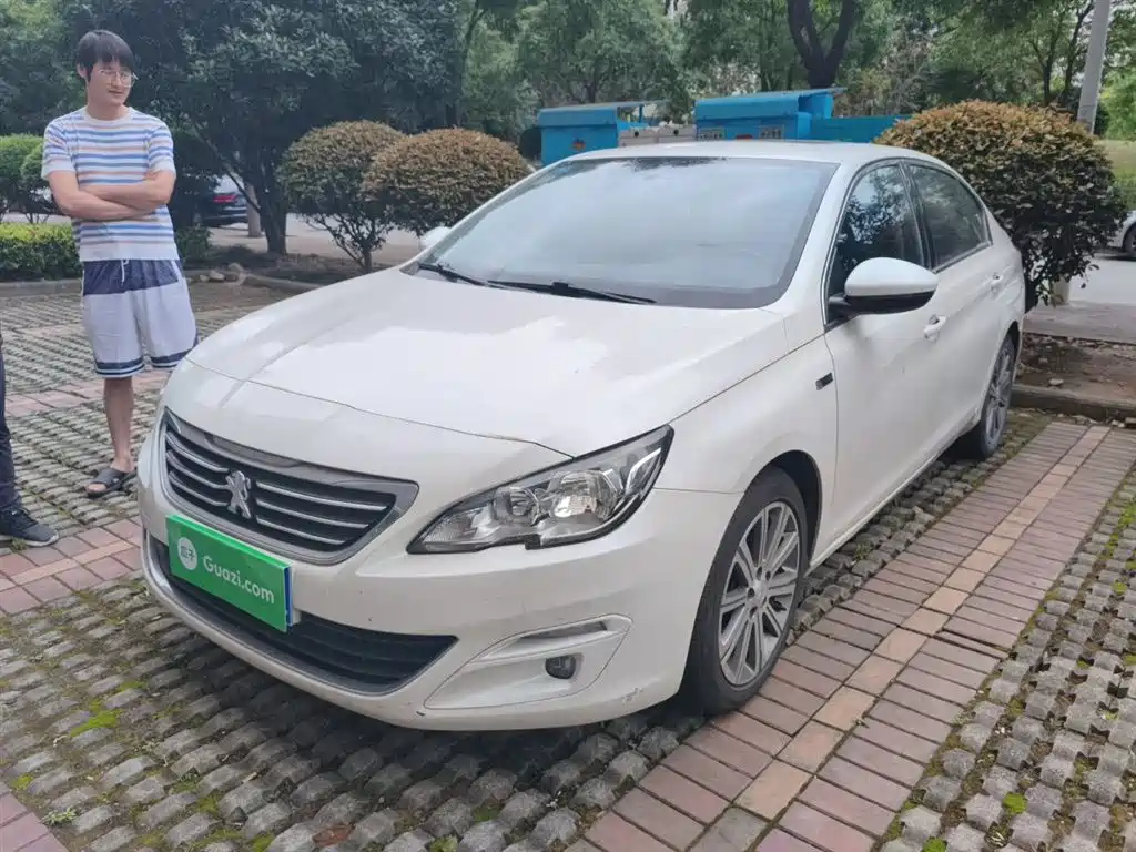 Peugeot 408 2015 Model 1.2T Automatic Luxury Edition фото 2