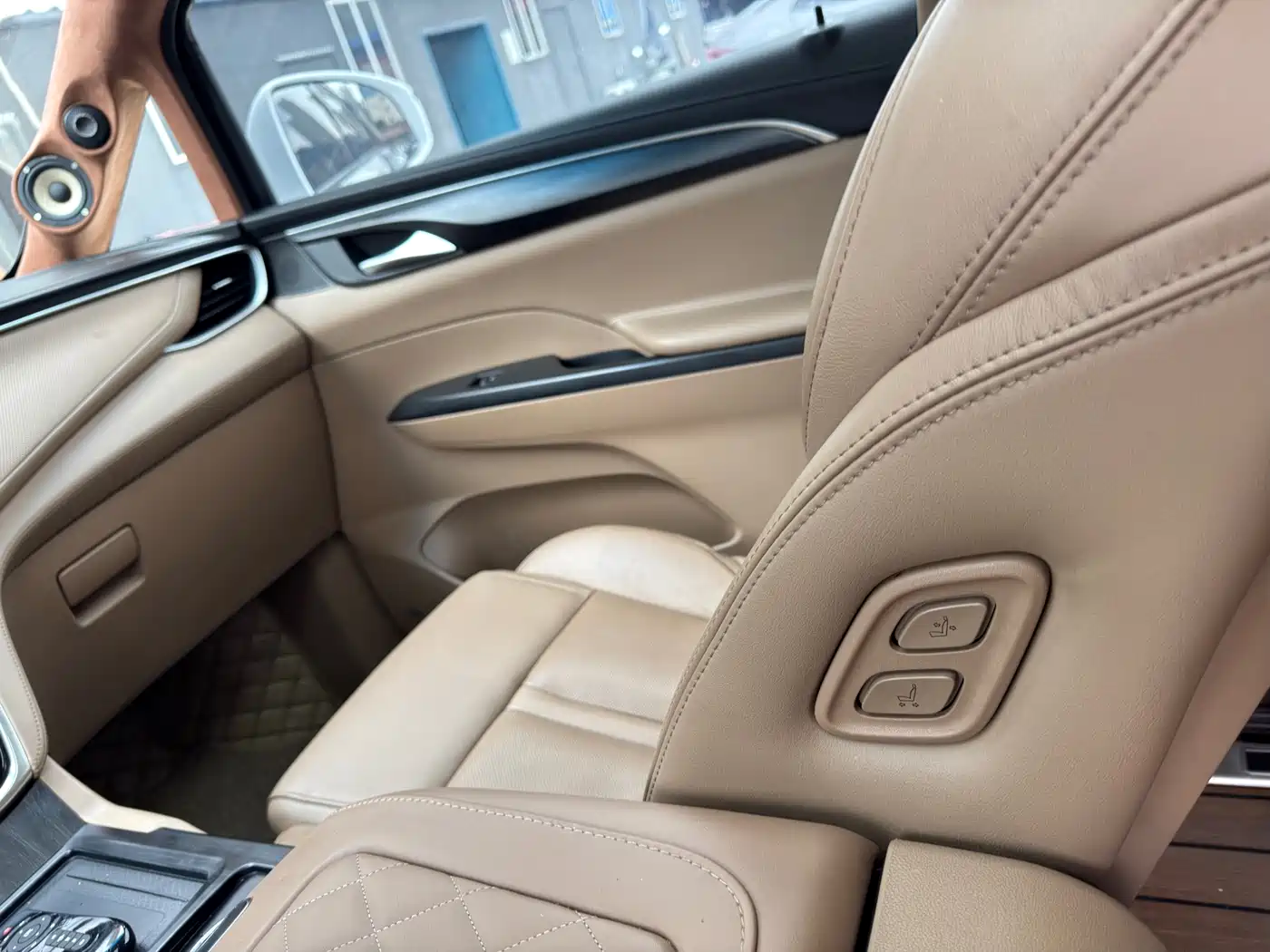 Фото 8 - Buick GL8