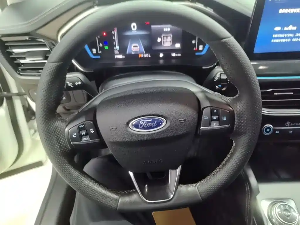 Photo 11 - Ford Focus
