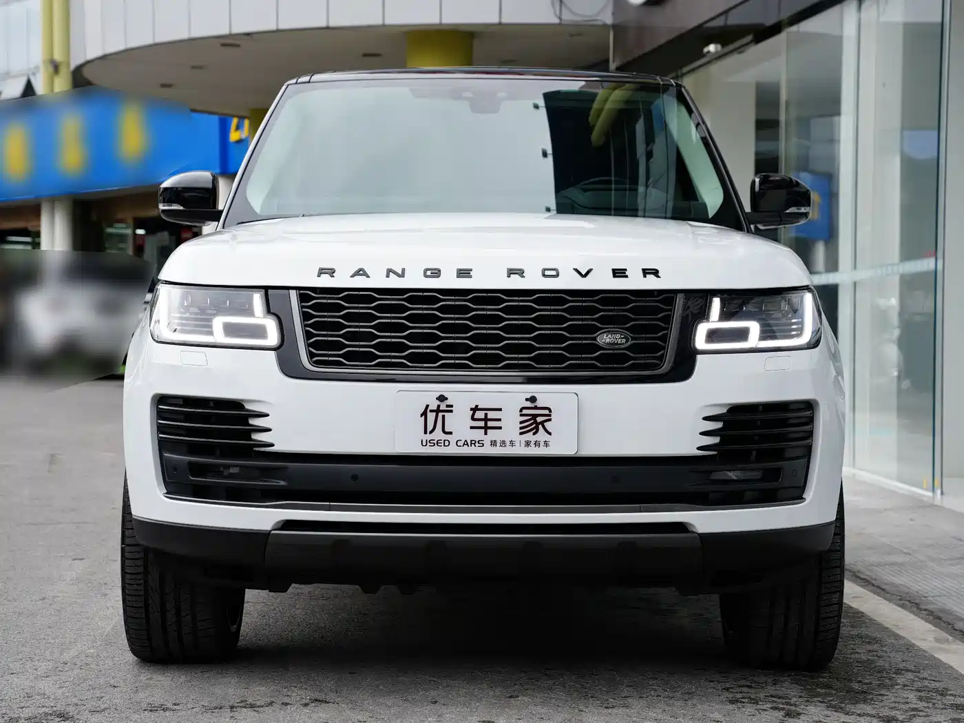 Land Rover Range Rover 2022 3.0 L6 400PS Heritage Extended Classic Edition фото 2