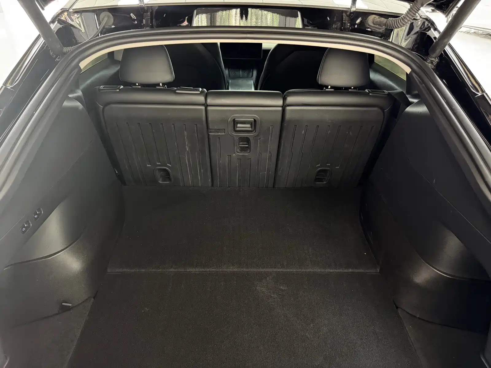 Фото 22 - Tesla Model Y