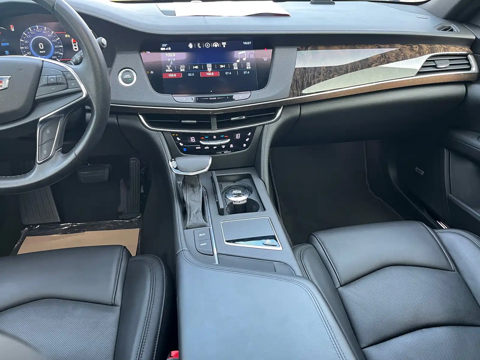 Фото 20 - Cadillac CT6