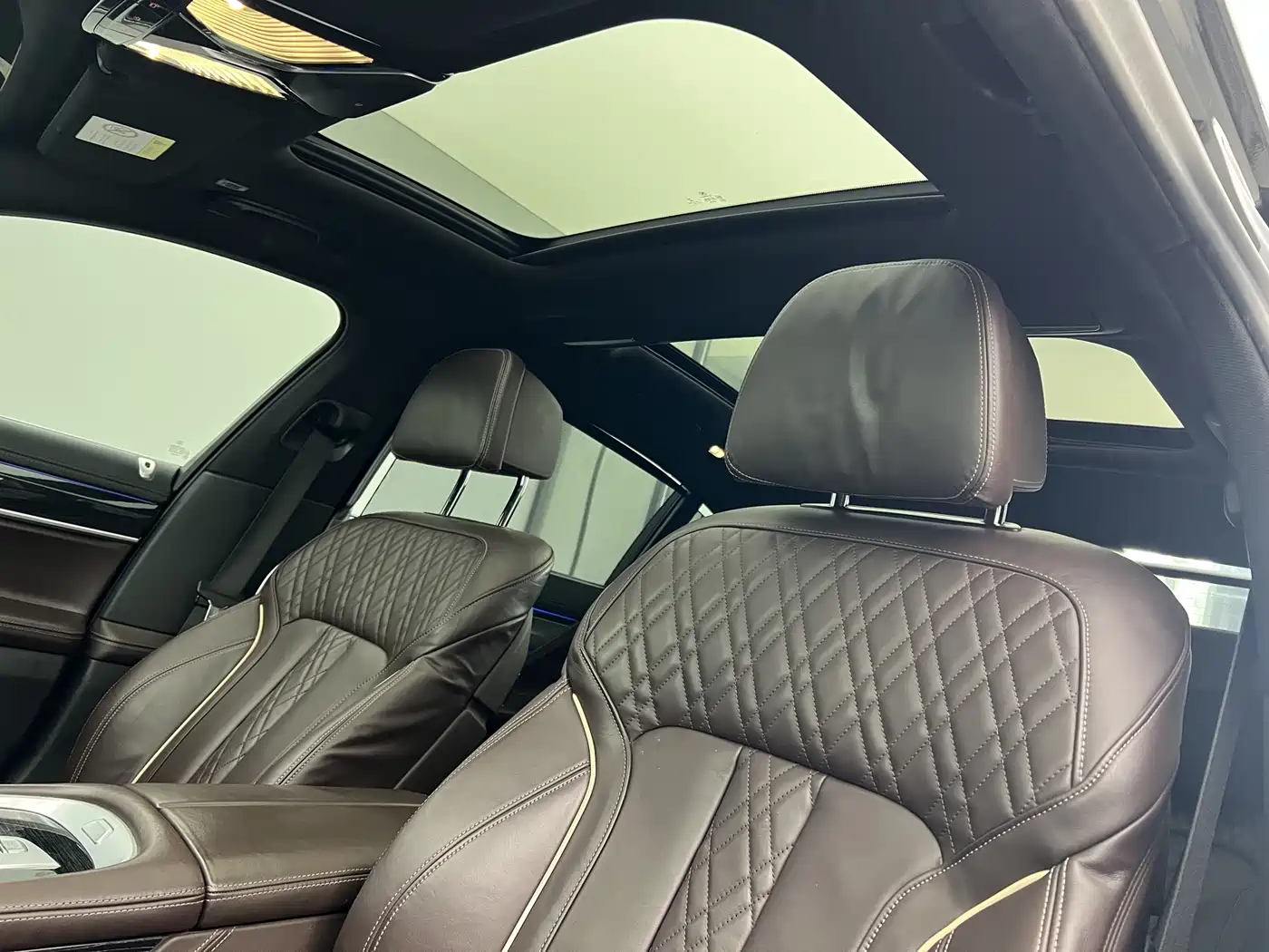 BMW 7 Series 2021 Model 730Li M Sport Package фото 17