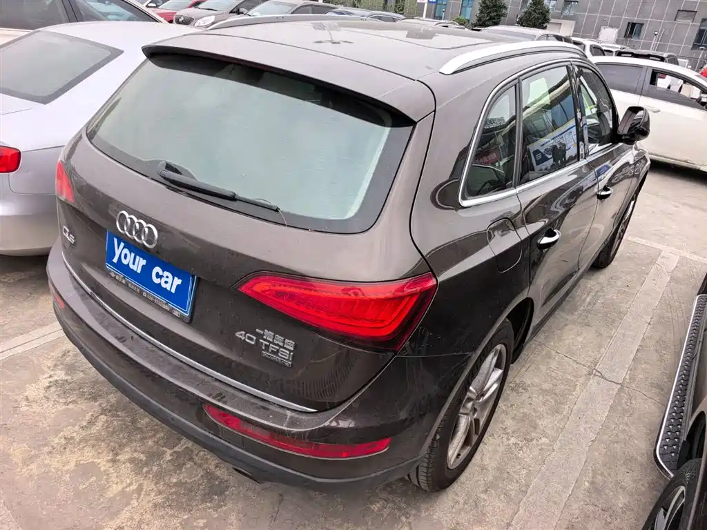 AUDI Q5