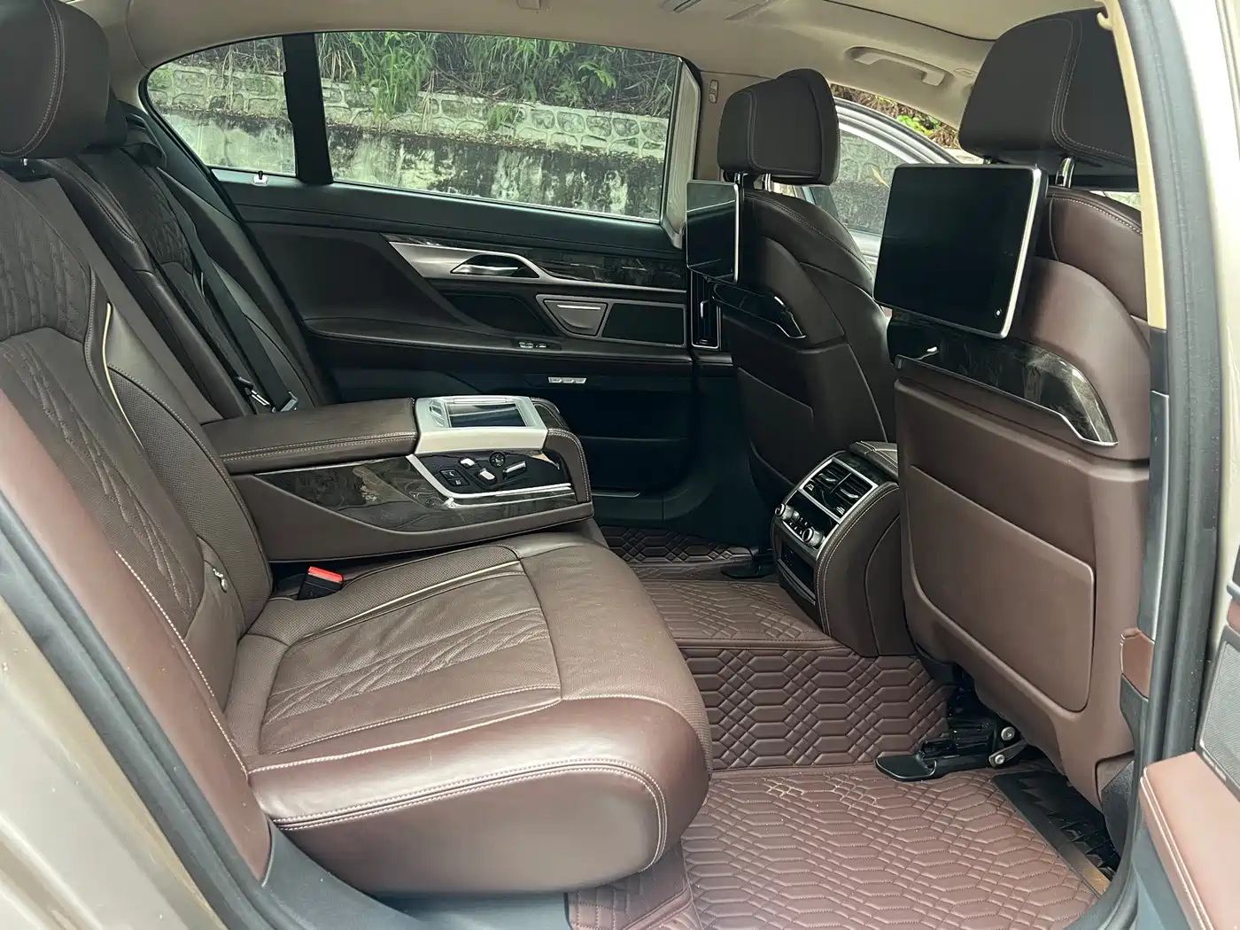BMW 7 Series 2017 730Li Luxury Edition фото 13