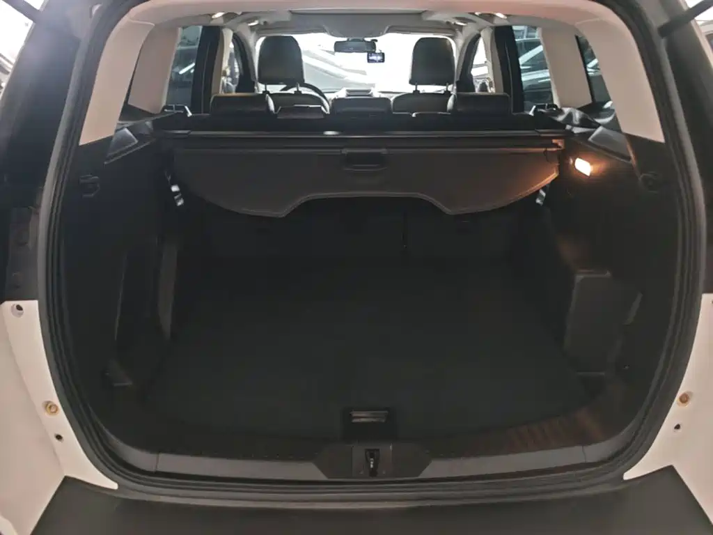 Фото 19 - Ford Kuga
