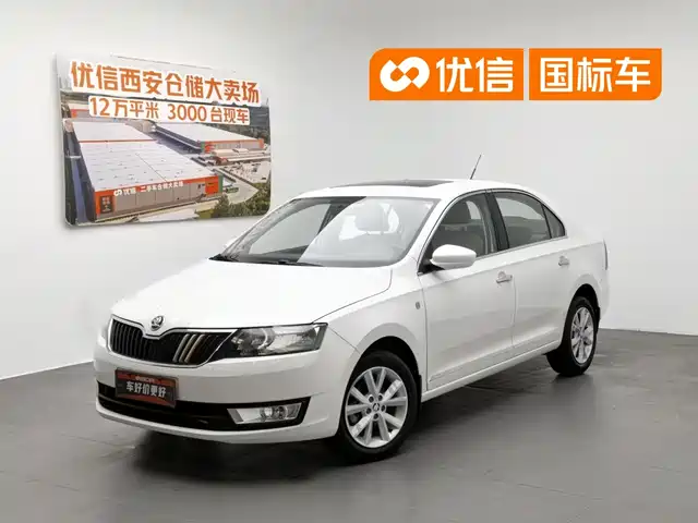 Škoda Rapid 2015 1.6L Manual Smart Selection — фото 1