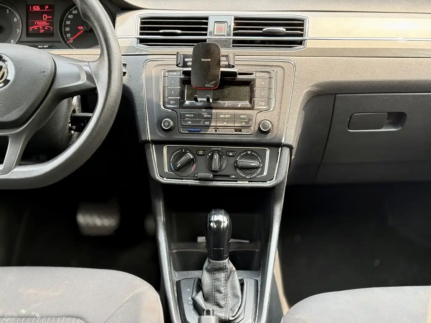 Volkswagen Santana 2017 Gran Santana 1.6L Auto Trendline фото 8