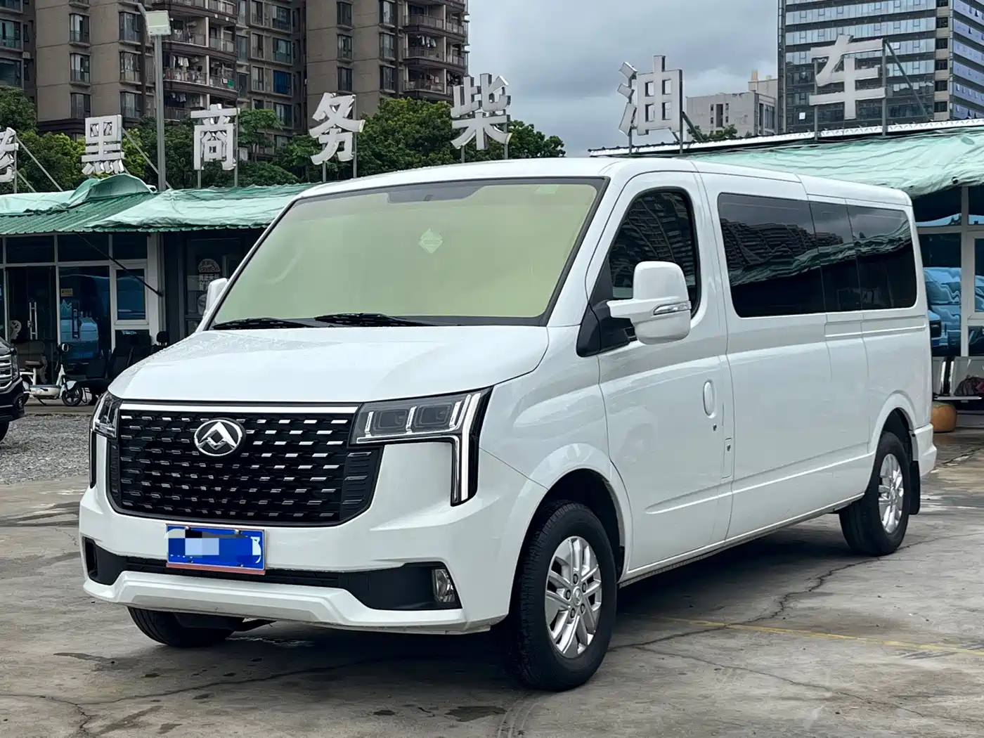 SAIC Maxus Xintu V80 2025 2025 PRO Aoyun 2.0T AMT Long Wheelbase Ultra-Low Roof 6/7/8/9-Seater