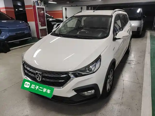 Baojun Baojun 310W 2018 1.5L Automatic Fashion China VI