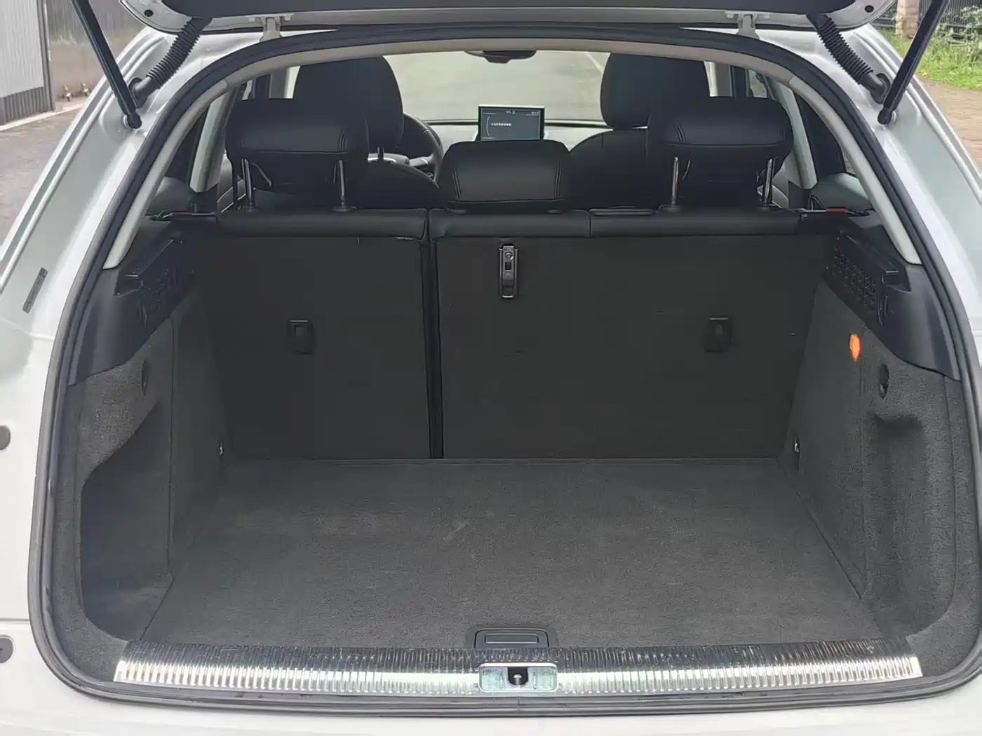 Audi Q3 2015 35 TFSI Millionth Anniversary Intelligent Leader фото 9