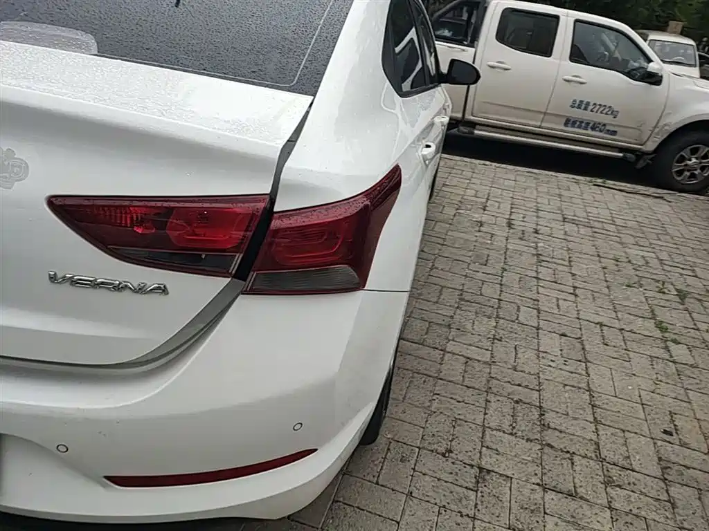 HYUNDAI ACCEPT