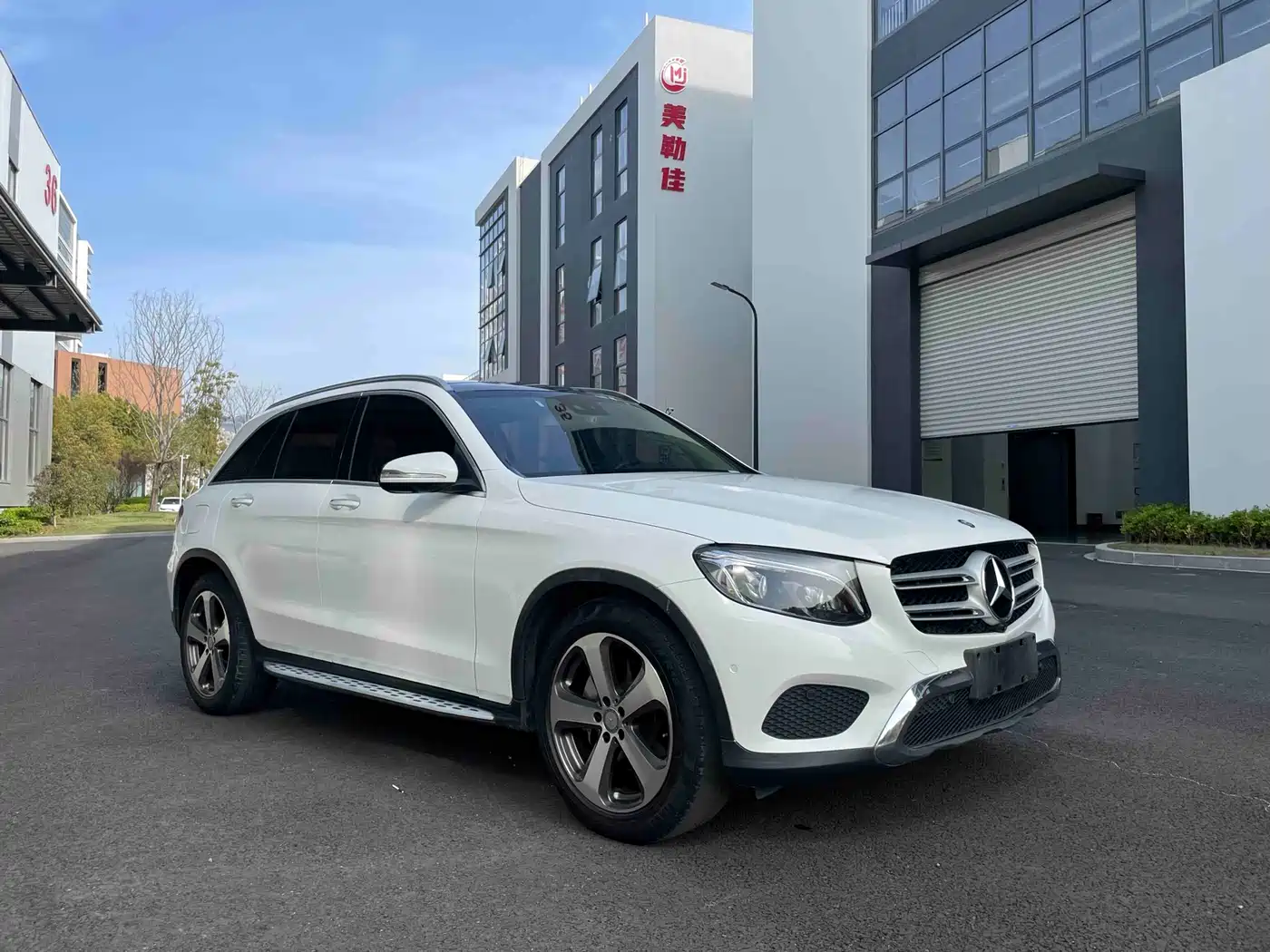 Mercedes-Benz GLC 2016 GLC 300 4MATIC Dynamic фото 3