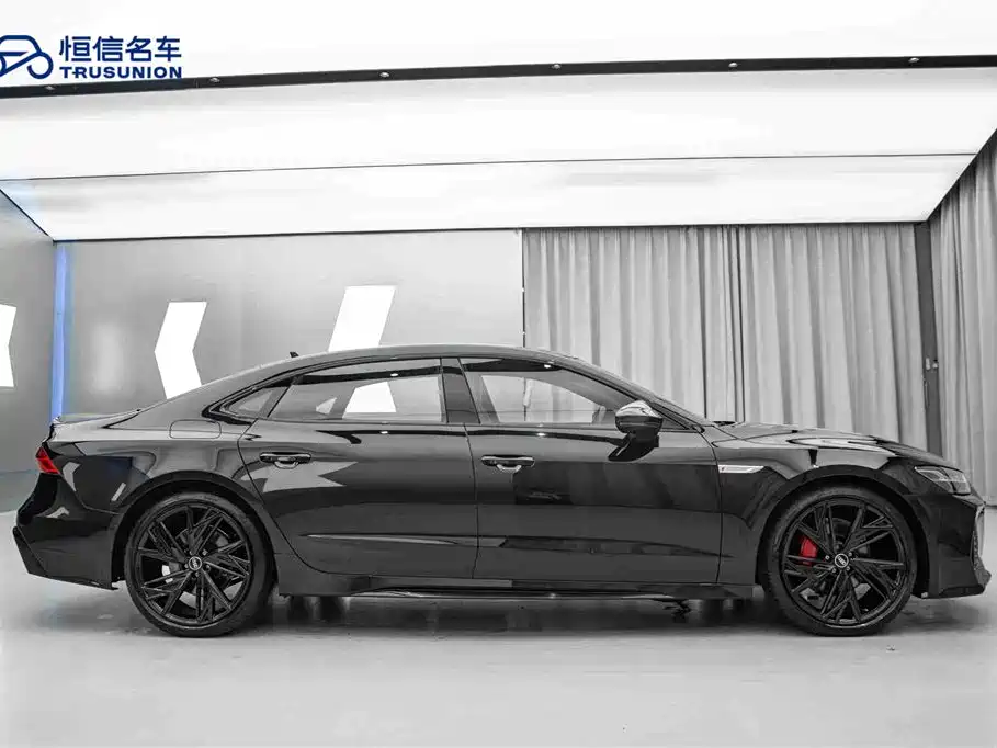 Audi A7L 2024 45 TFSI quattro S-line Black Warrior Edition фото 4