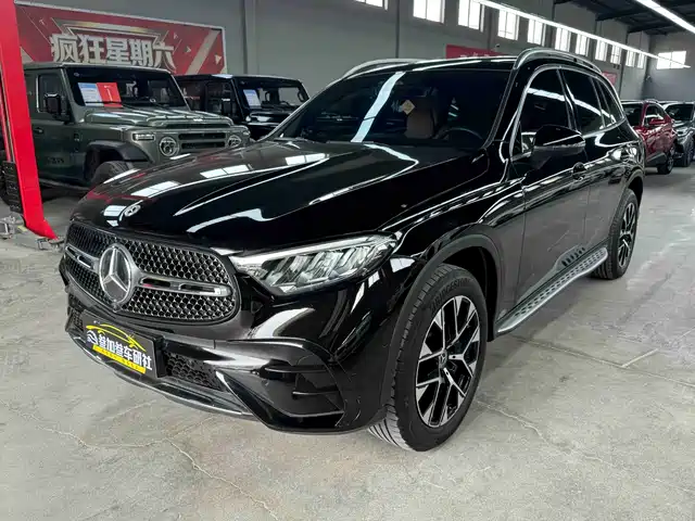 MERCEDES-BENZ GLC