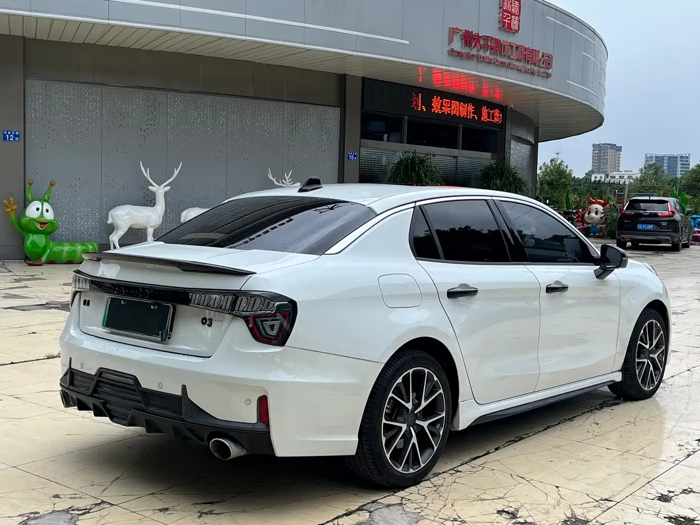 Lynk & Co 03 New Energy 2021 1.5T PHEV Pro фото 7