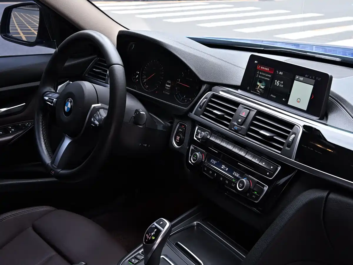 BMW 3 Series 2019 320Li M Sport Package фото 32