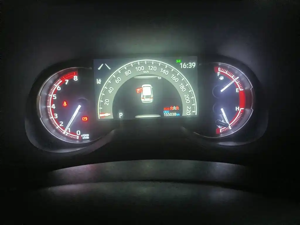 Фото 4 - Toyota RAV4