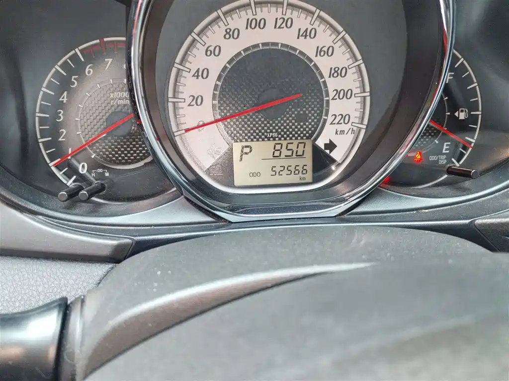 Toyota YARiS L Zhi Xuan 2015 1.5G Auto Sunroof Special Edition фото 5