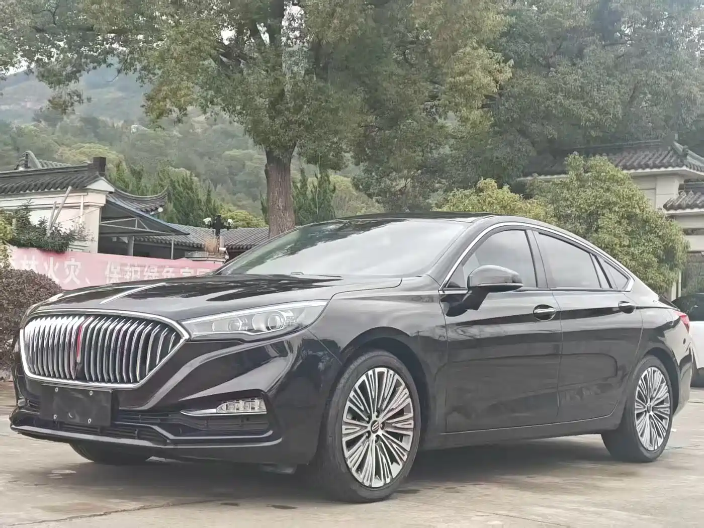 Hongqi H5 2020 1.5T DCT Qi Rhythm Edition