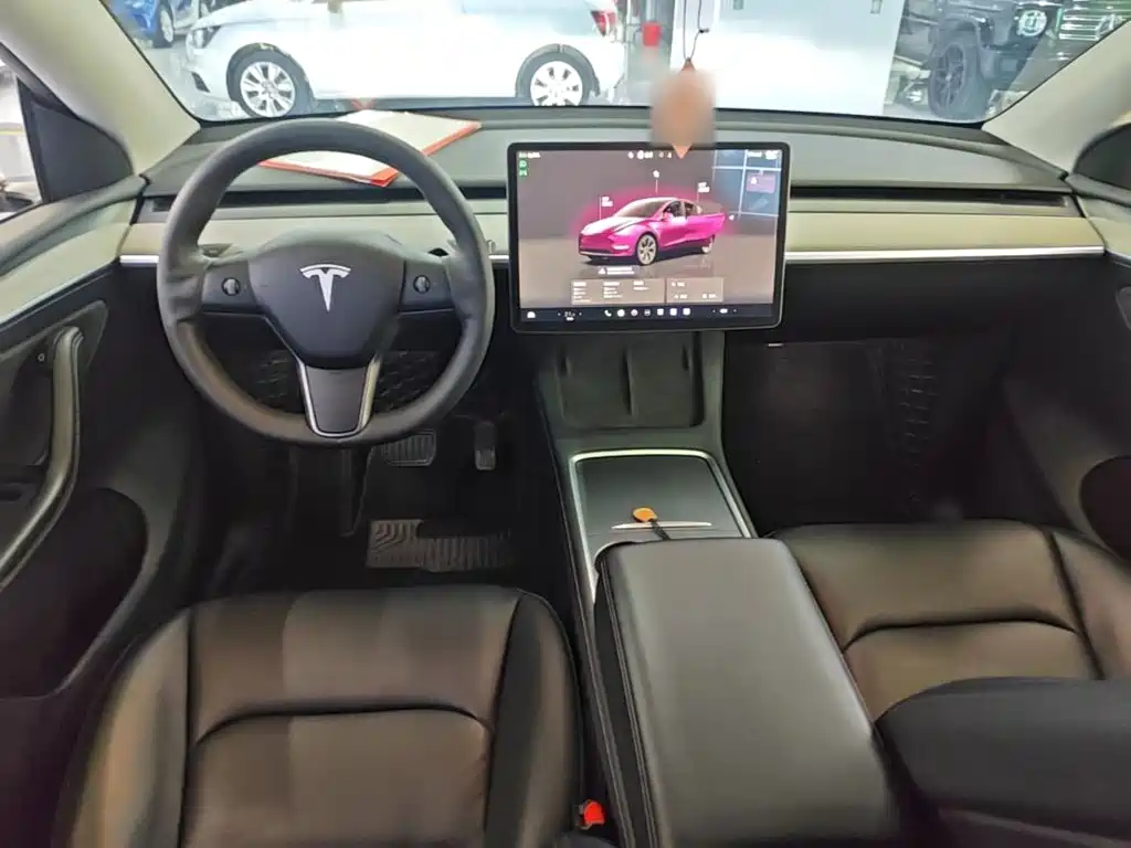 Фото 10 - Tesla Model Y