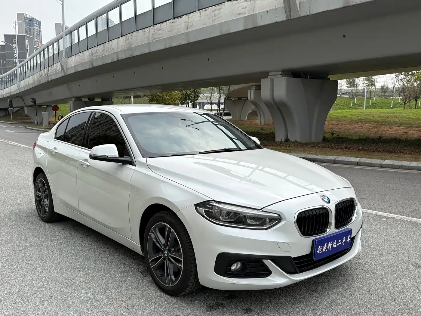 BMW 1 Series 2019 118i Fashion Edition фото 3