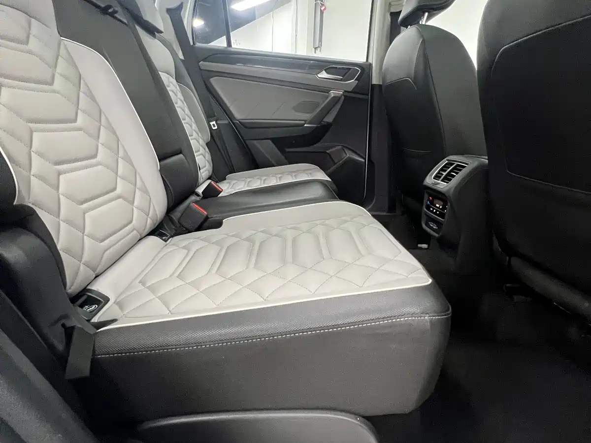 Volkswagen Tayron 2023 280TSI 2WD Luxury Plus Advanced Edition фото 15