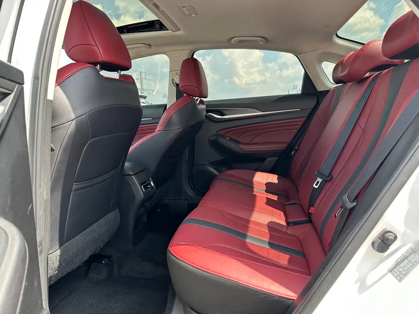Photo 10 - Changan Eado