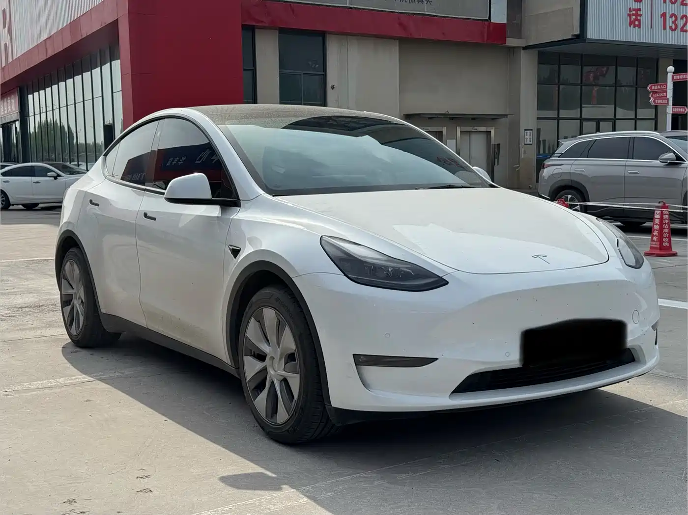 TESLA MODEL Y
