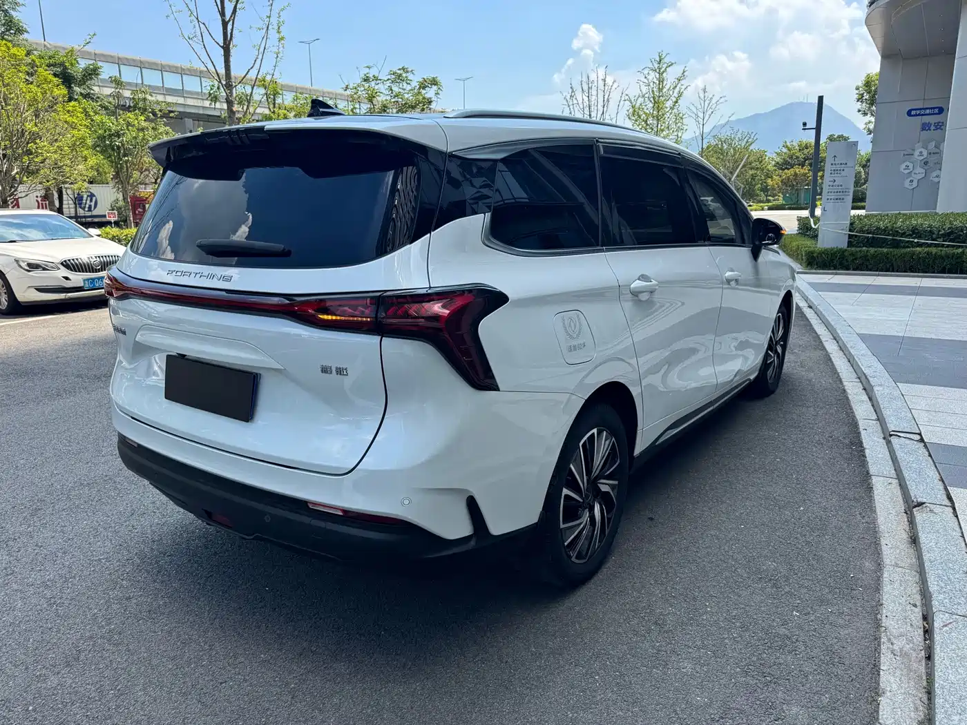 Dongfeng Fengxing Fengxing Yacht 2023 2022 1.5T DCT Wave Chaser Edition