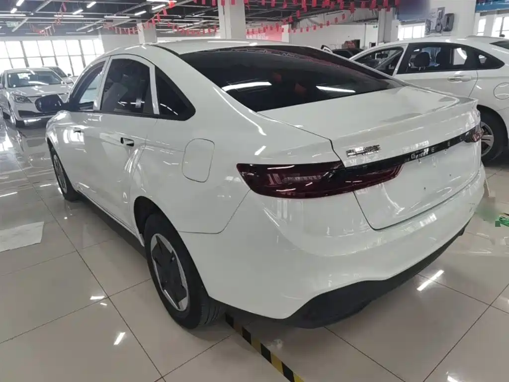 Фото 5 - Geely Geometry A