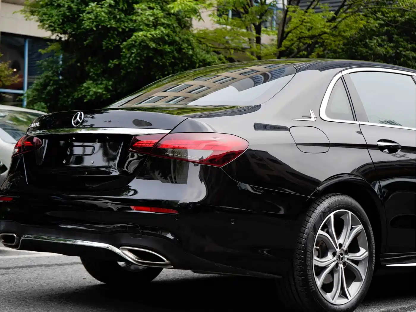 Mercedes-Benz E-Class 2023 E 300 L Sport Luxury фото 6
