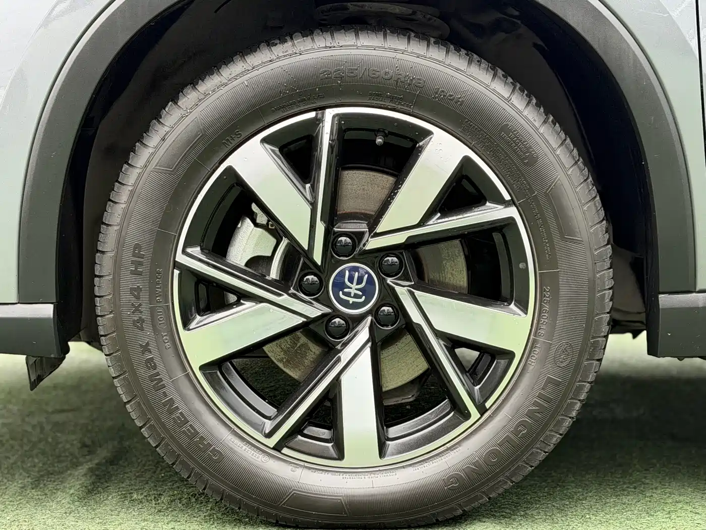 BYD Song Pro New Energy 2023 Champion Edition DM-i 110KM Surpassing Type фото 17