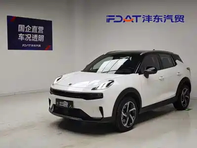 Lynk & Co 06