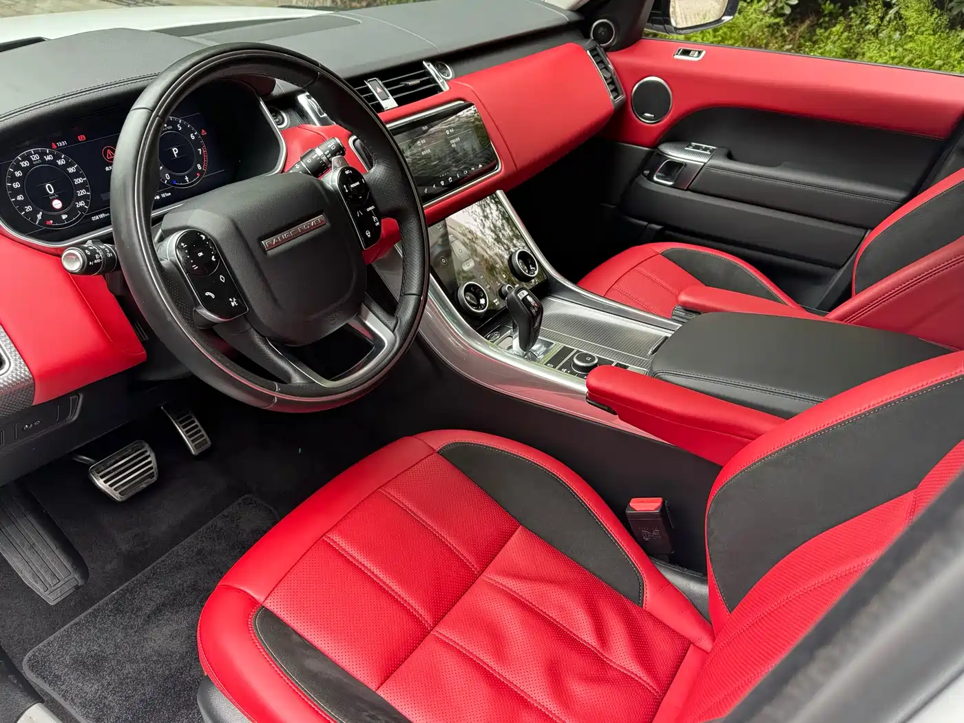 Land Rover Range Rover Sport 2021 3.0 L6 Gloss Black Edition фото 6