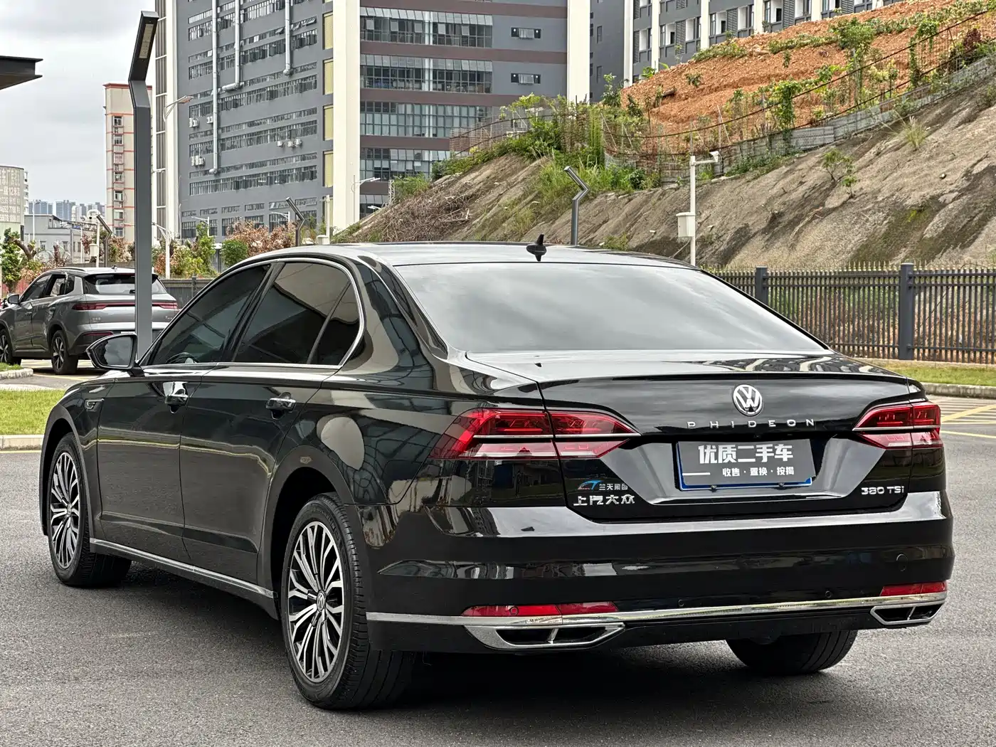 Volkswagen Phideon 2018 Facelift 380TSI FWD Business фото 9