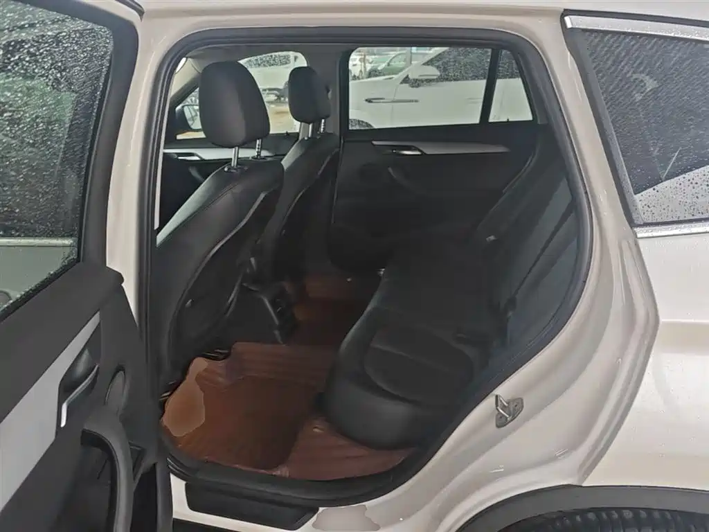 BMW X1 2018 sDrive20Li Leading Model фото 17