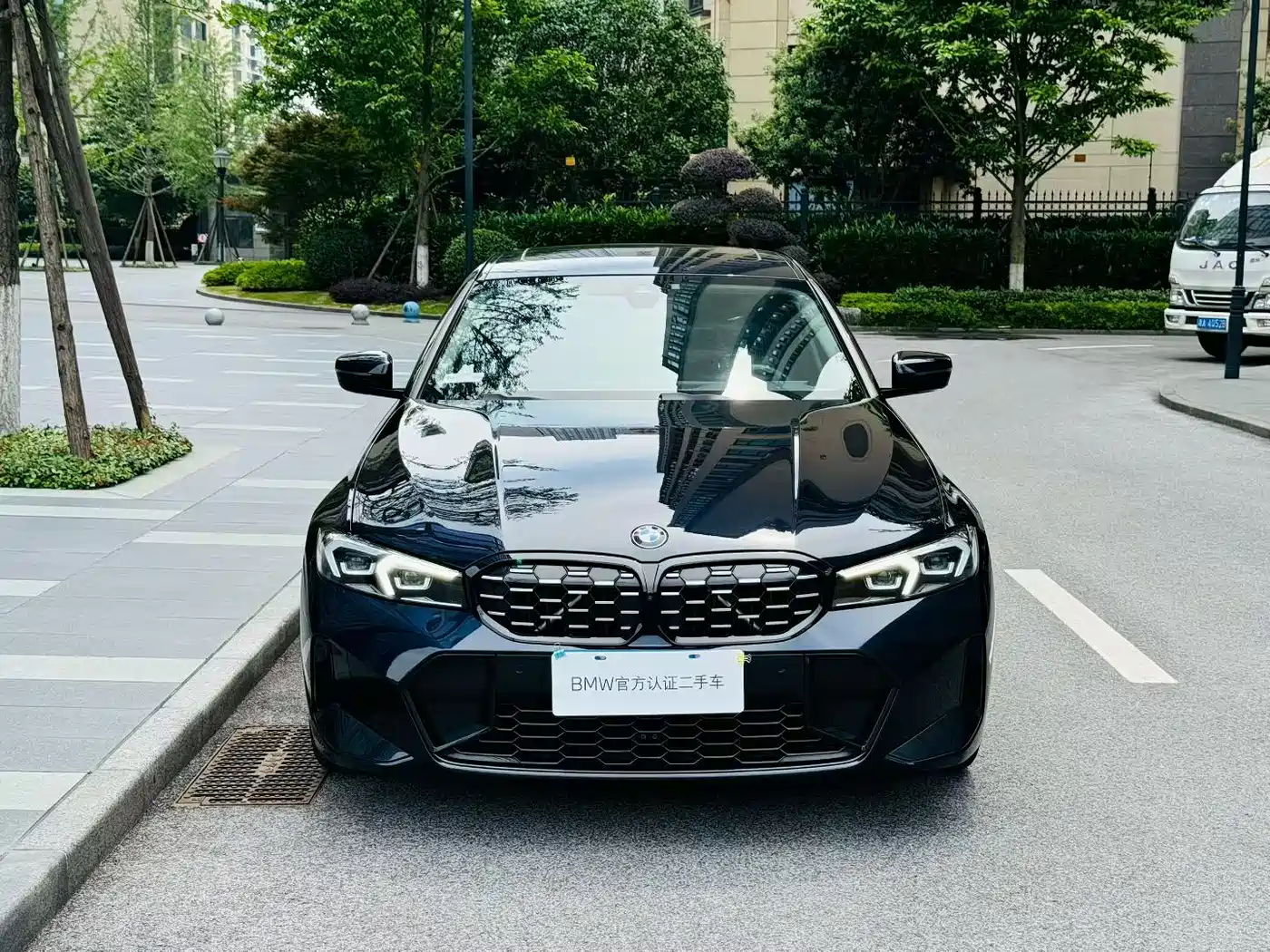 BMW 3 Series 2023 325Li M Sport Black Night Package фото 3