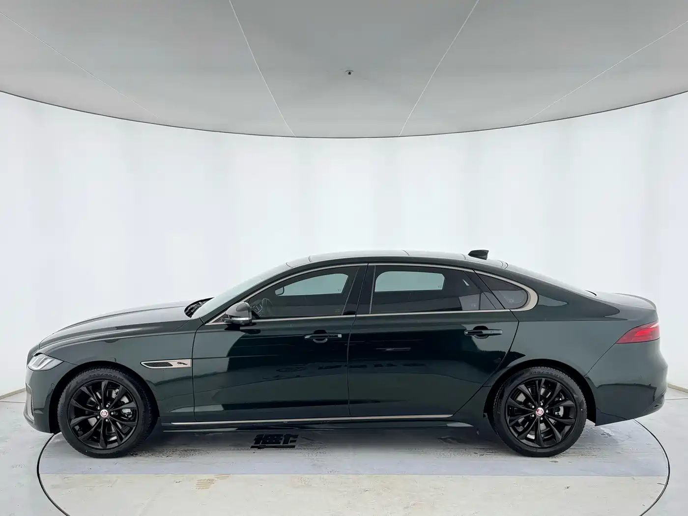 Jaguar XFL 2024 2023 XFL 2.0T P250 2WD Elite Sport Gilded Edition