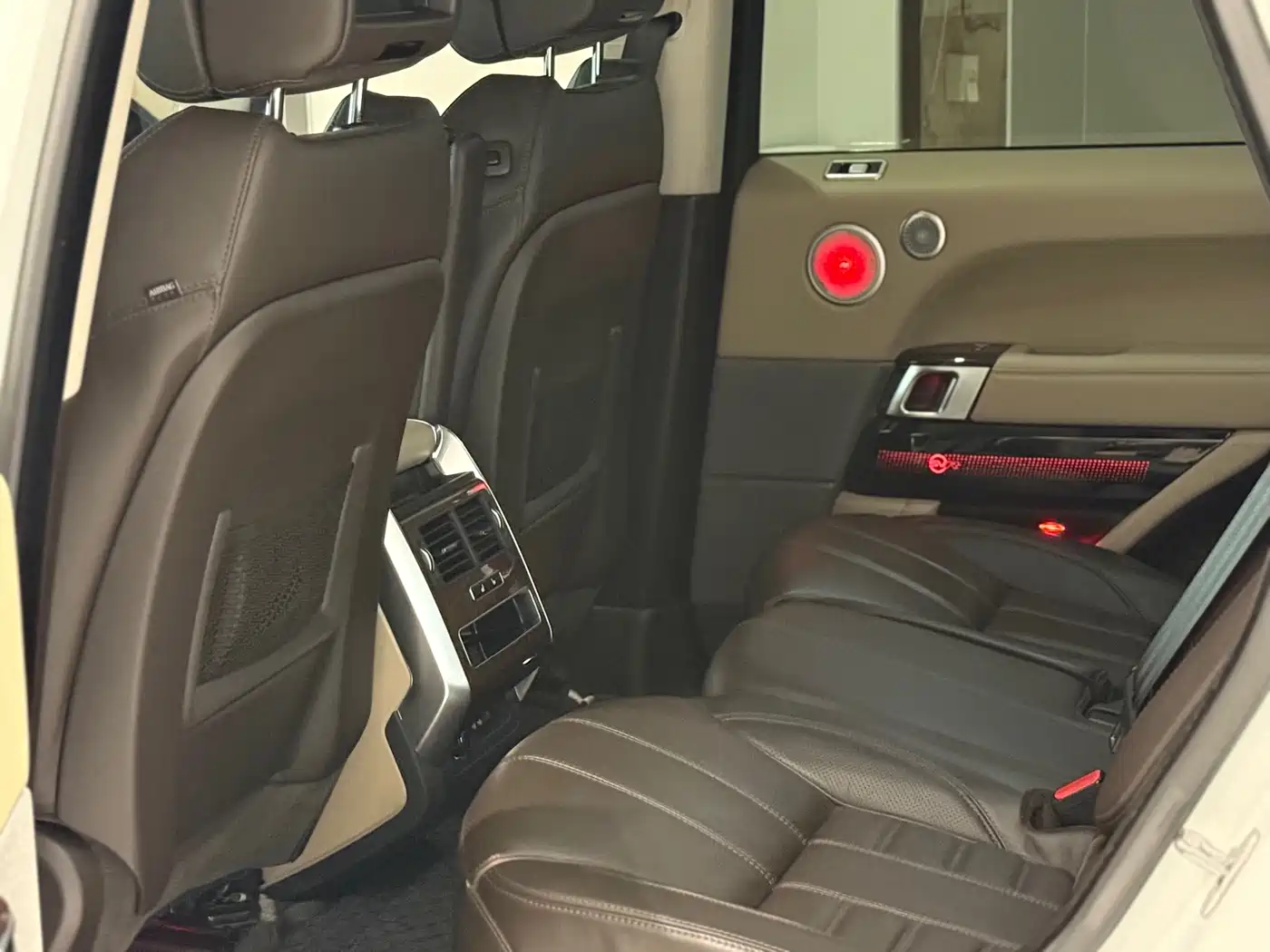 Land Rover Range Rover Sport 2014 3.0 SC V6 Trendsetting Genesis Edition фото 15
