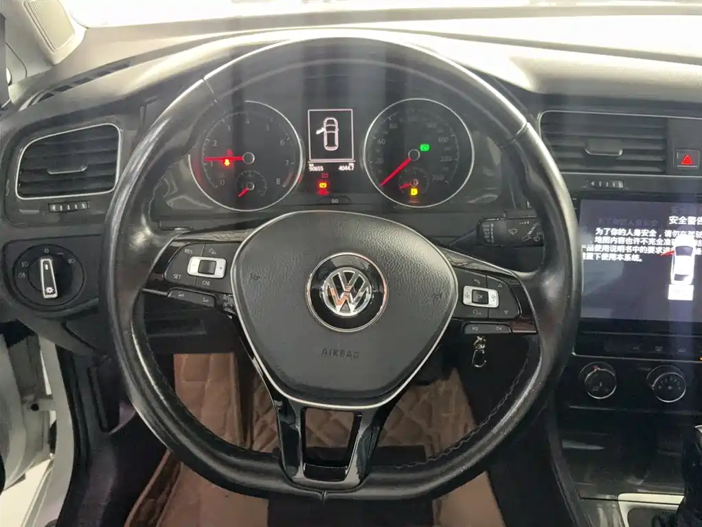 Volkswagen Golf 2018 1.6L Automatic Comfort фото 5