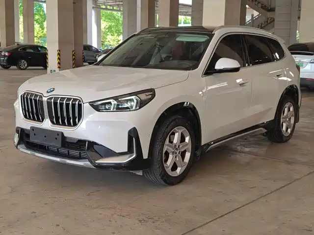 BMW X1 sDrive20Li, X Дизайн-пакет