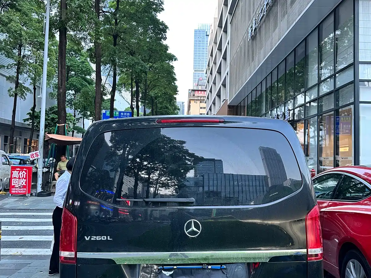 Mercedes-Benz V-Class 2018 2017 Model V 260 L Premium Extended Edition