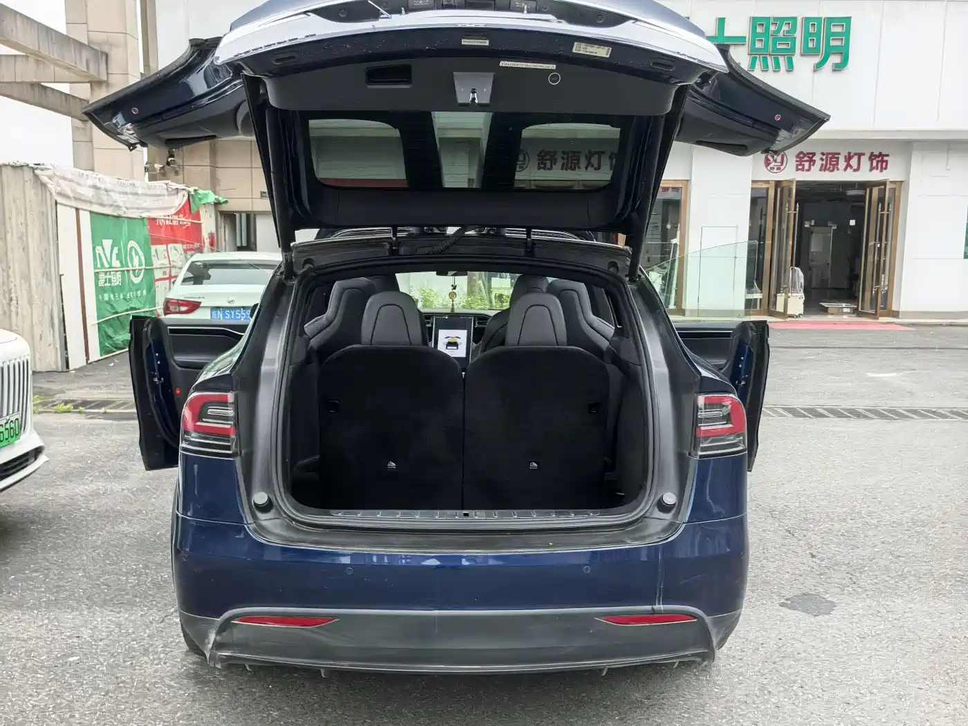 TESLA MODEL X