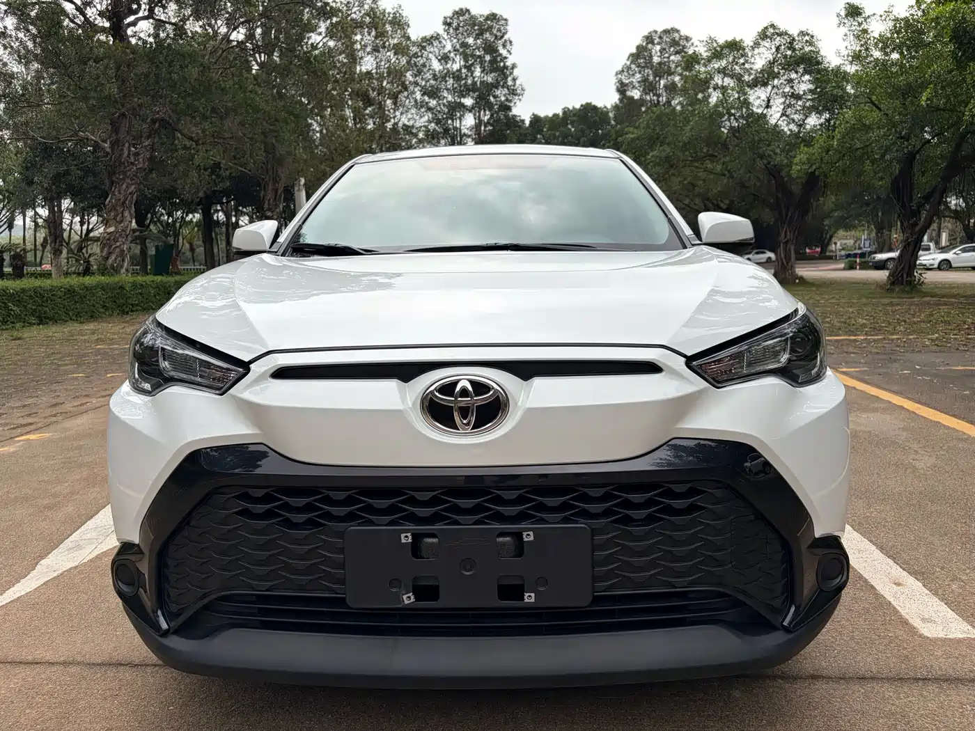 Toyota Frontlander 2023 2.0L CVT Elite Edition фото 2