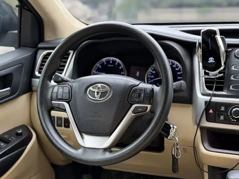 Фото 6 - Toyota Highlander