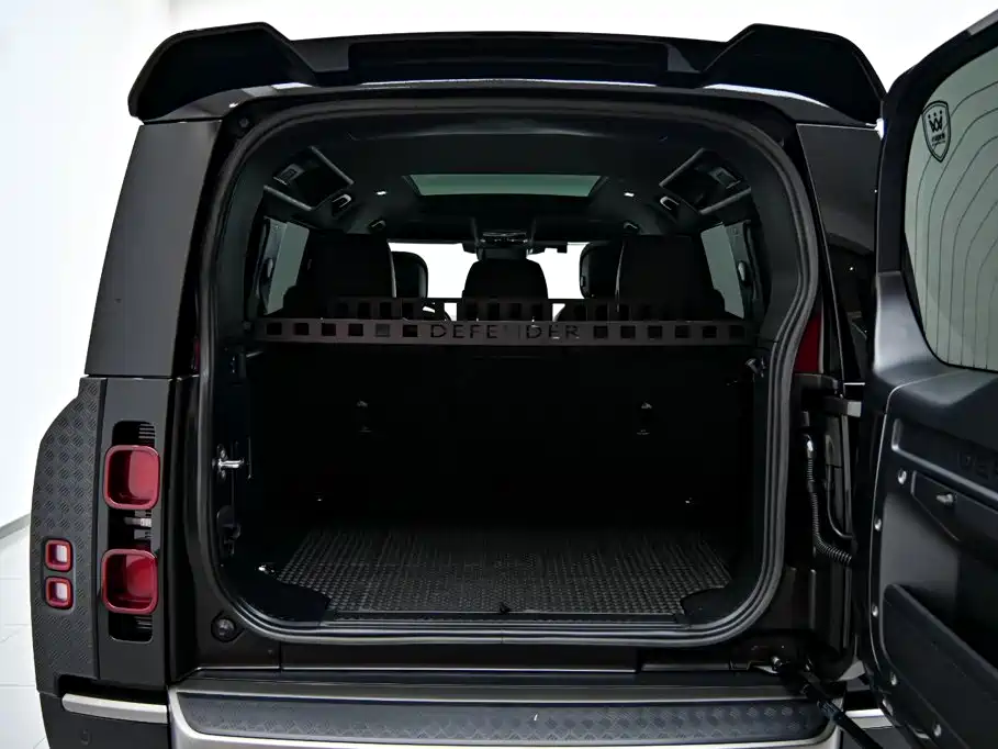 Фото 37 - Land Rover Defender