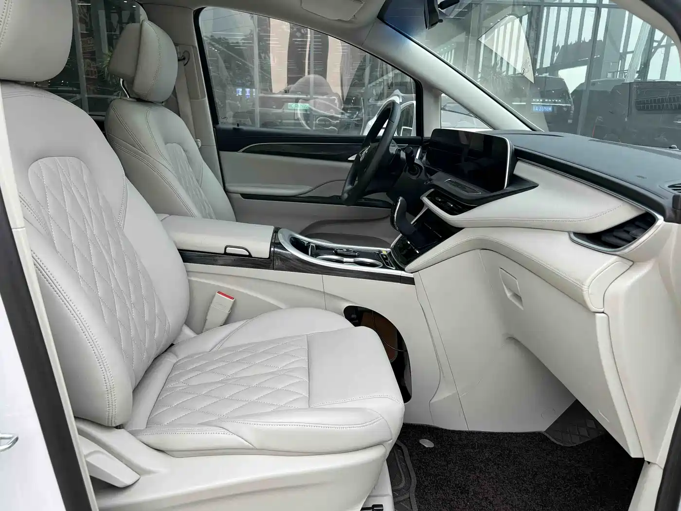 Buick GL8 2023 ES Landmaster Comfort фото 4
