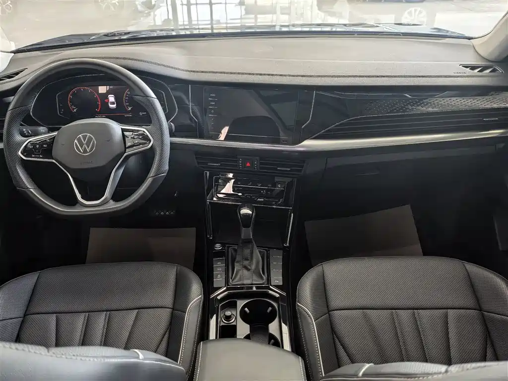 Volkswagen Passat 2024 380TSI Elite Edition фото 9